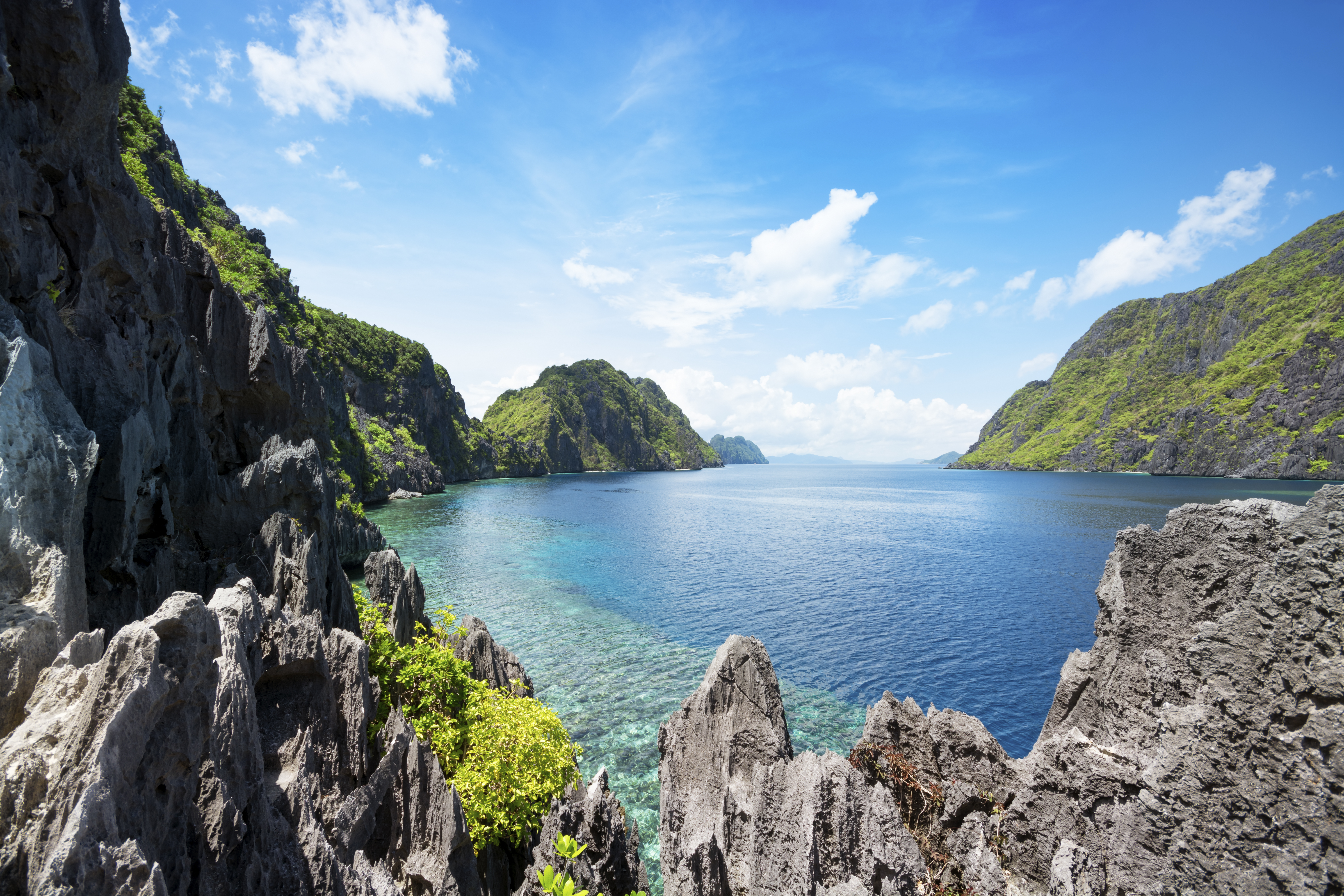 discover-spectacular-landscapes-and-history-in-the-philippines